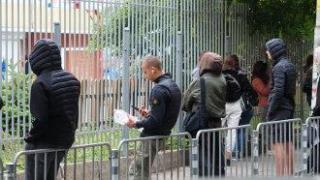 Как съдът държи на трупчета 60 000 седмокласници